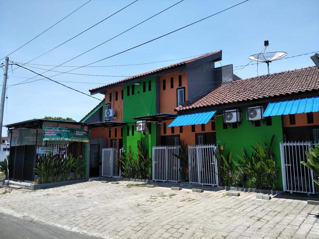 Titan'S Greenhouse Banyuwangi  Εξωτερικό φωτογραφία